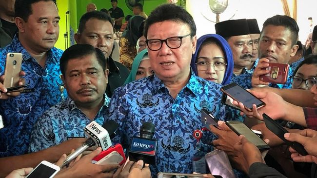 Kajian Tengah ‘Digodog’, Menpan RB, Tjahjo Kumolo “Guyur”  Para ASN Pensiun Rp. 1 Milliar