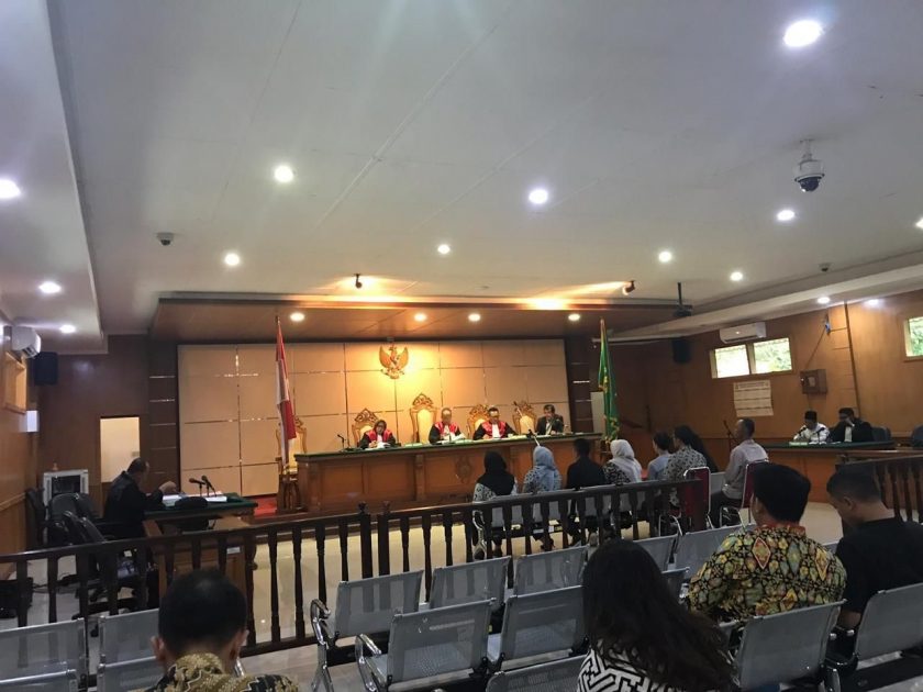 Proses persidangan dengan terdakwa eks kepala desa di Tasikmalaya, Ade Gani.