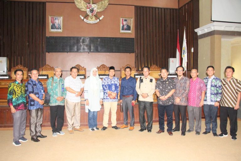 Kunjungan Kerja Anggota DPRD Bungo Disambut Ketua DPRD Tanjab Timur