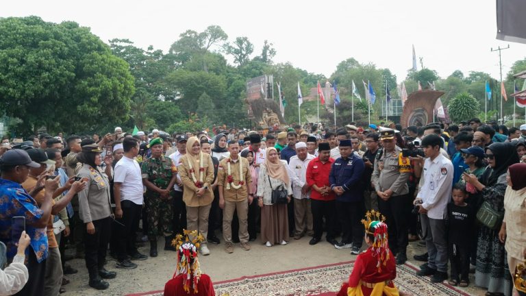 Dari Ujung Jabung Sampai Pangkal Duri, Ribuan Massa Hadir Pada Deklarasi Dan Doa Bersama