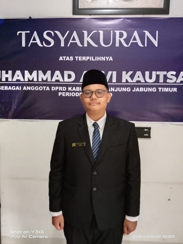 Muhammad Alvi Kautsar Resmi Diambil Sumpah Sebagai DPRD Tanjab Timur, Jadi yang Termuda Periode ini