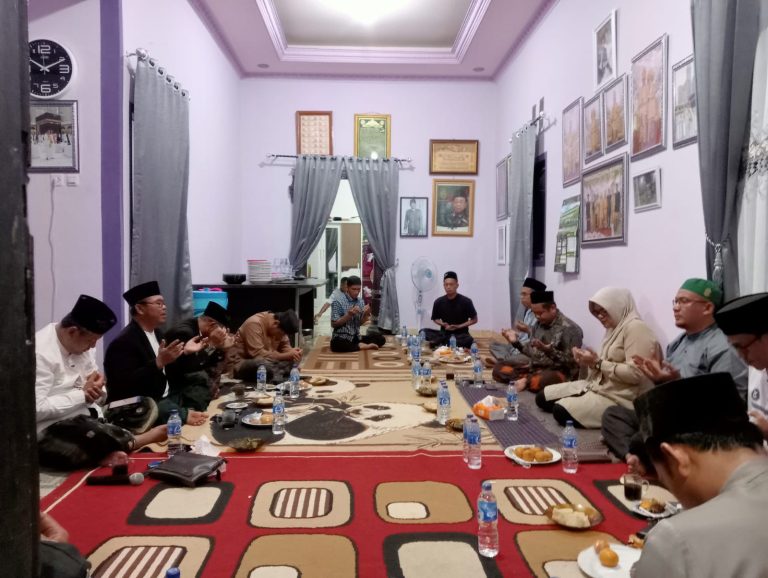 Fix, Para Kiyai Dukung Dilla Hich – Muslimin Tanja