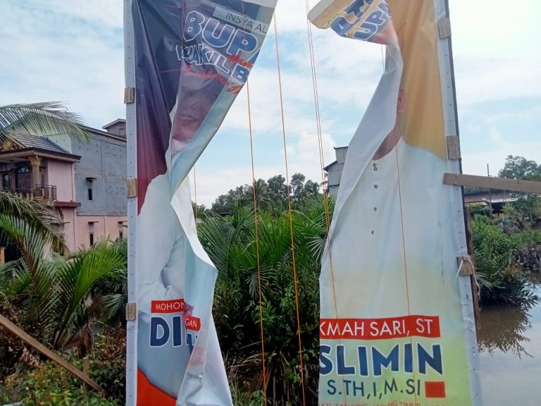 Beredar di Medsos Baleho 02 Dirobek