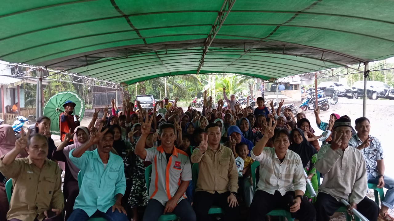 Dibawah Derasnya Guyuran Hujan, Teriakan Yel Yel Kemenangan Menggema