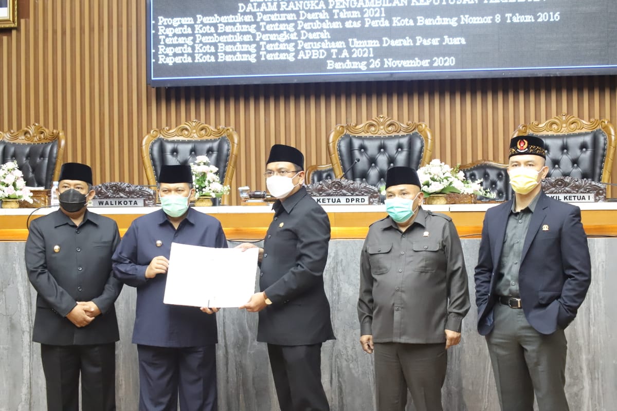 DPRD Kota Bandung Sahkan Raperda Pembentukan dan susunan Perangkat Daerah Menjadi Perda