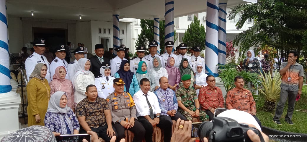 Dilantik Oleh Bupati Tanjabtim, Mulyadi Resmi Pimpin Desa Majelis Hidayah