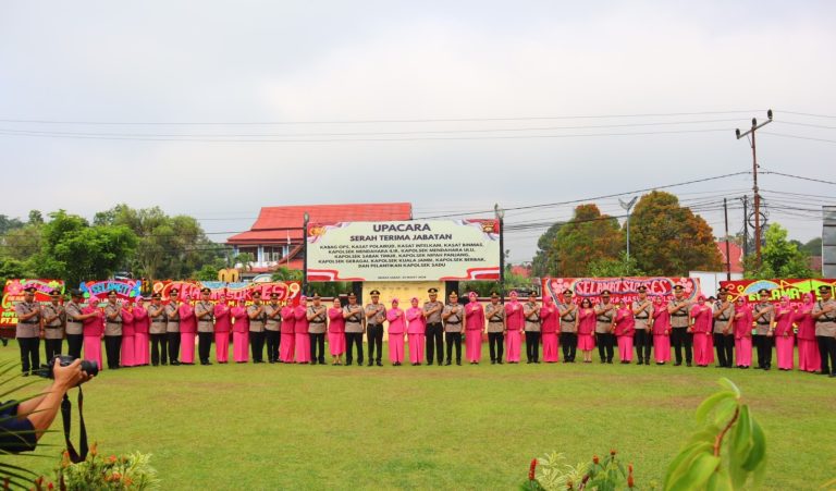 Kapolres Pimpin Upacara Serah Terima Jabatan PJU Dan Sejumlah Kapolsek Di Jajaran Polres Tanjab Timur