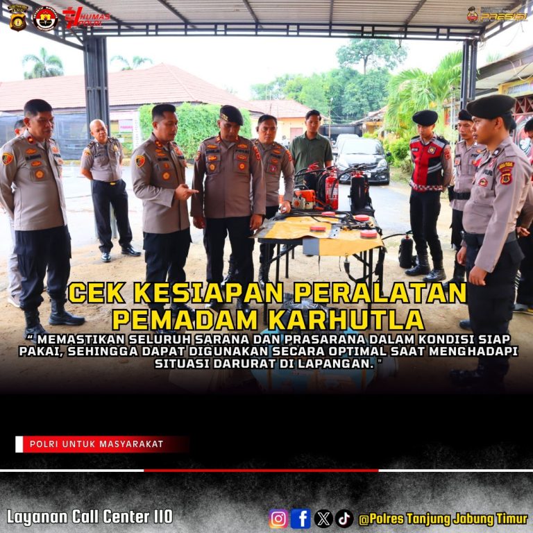Dalam rangka mengantisipasi terjadinya kebakaran hutan dan lahan (Karhutla), Kapolres Tanjab Timur AKBP Ade Candra, S.P., S.I.K. bersama Wakapolres Tanjab Timur Kompol M. Ridha, M.M. melaksanakan pengecekan langsung terhadap peralatan pemadam Karhutla milik Polres Tanjab Timur.